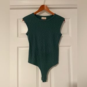 Universal thread teal bodysuit size M.
